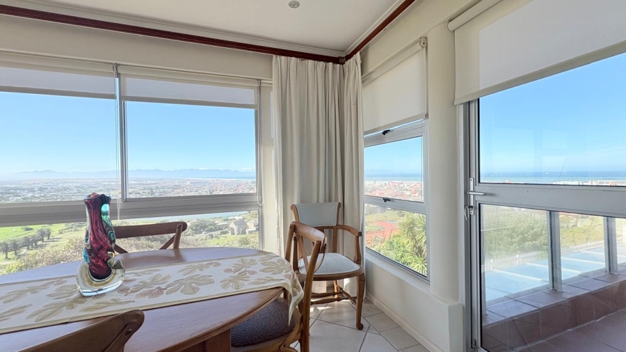 To Let 3 Bedroom Property for Rent in Muizenberg Western Cape